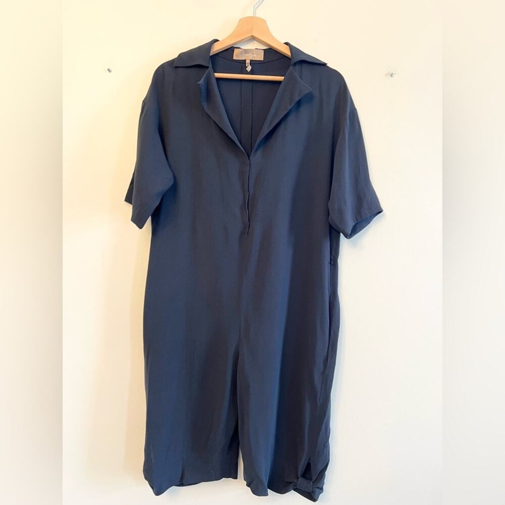Max azria navy blue oversized romper long shorts summer vacation